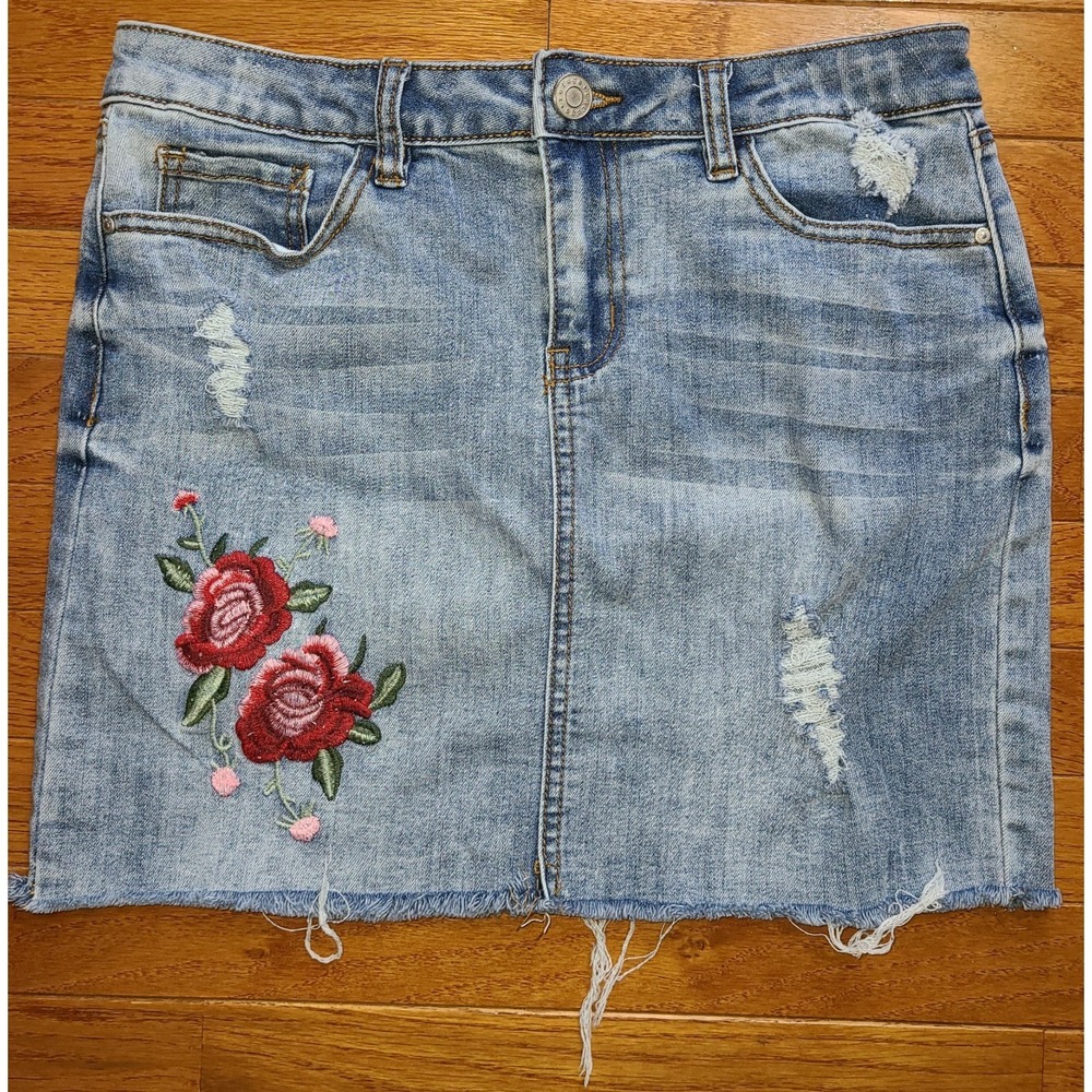 Refuge Flower Embroidery distressed Frayed Hem denim Jean Mini Skirt  sz M
